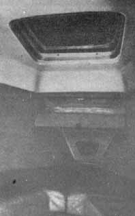 Спальные места в форпике обычно используют для хранения парусов.