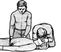 2. Выдохните в рот больного.