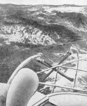 Шторм в Бискайском заливе. Фотография сделана с моторной яхты "Парама", построенной в 1933 г.